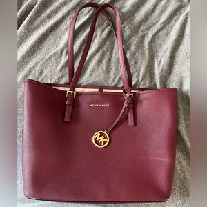 Michael Kors Jet Set Tote *USED*